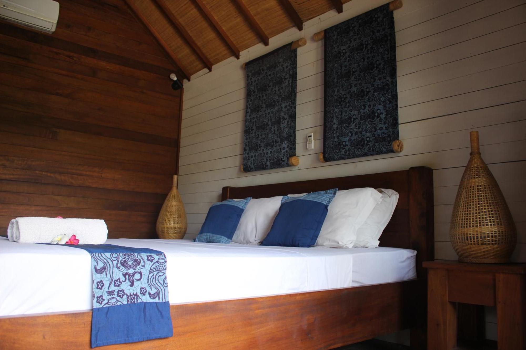 Indigo Bungalows Gili Trawangan Exterior photo