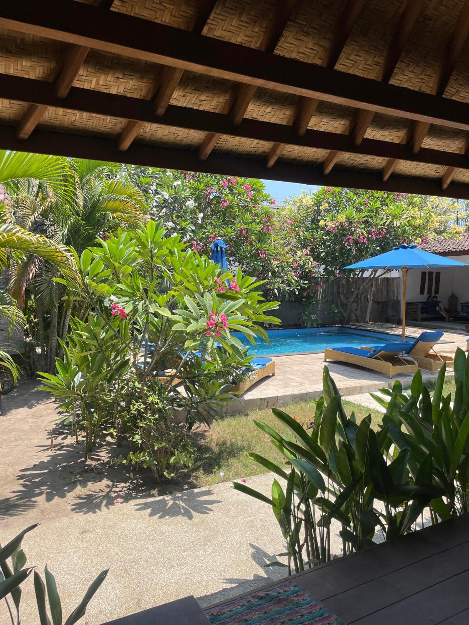 Indigo Bungalows Gili Trawangan Exterior photo
