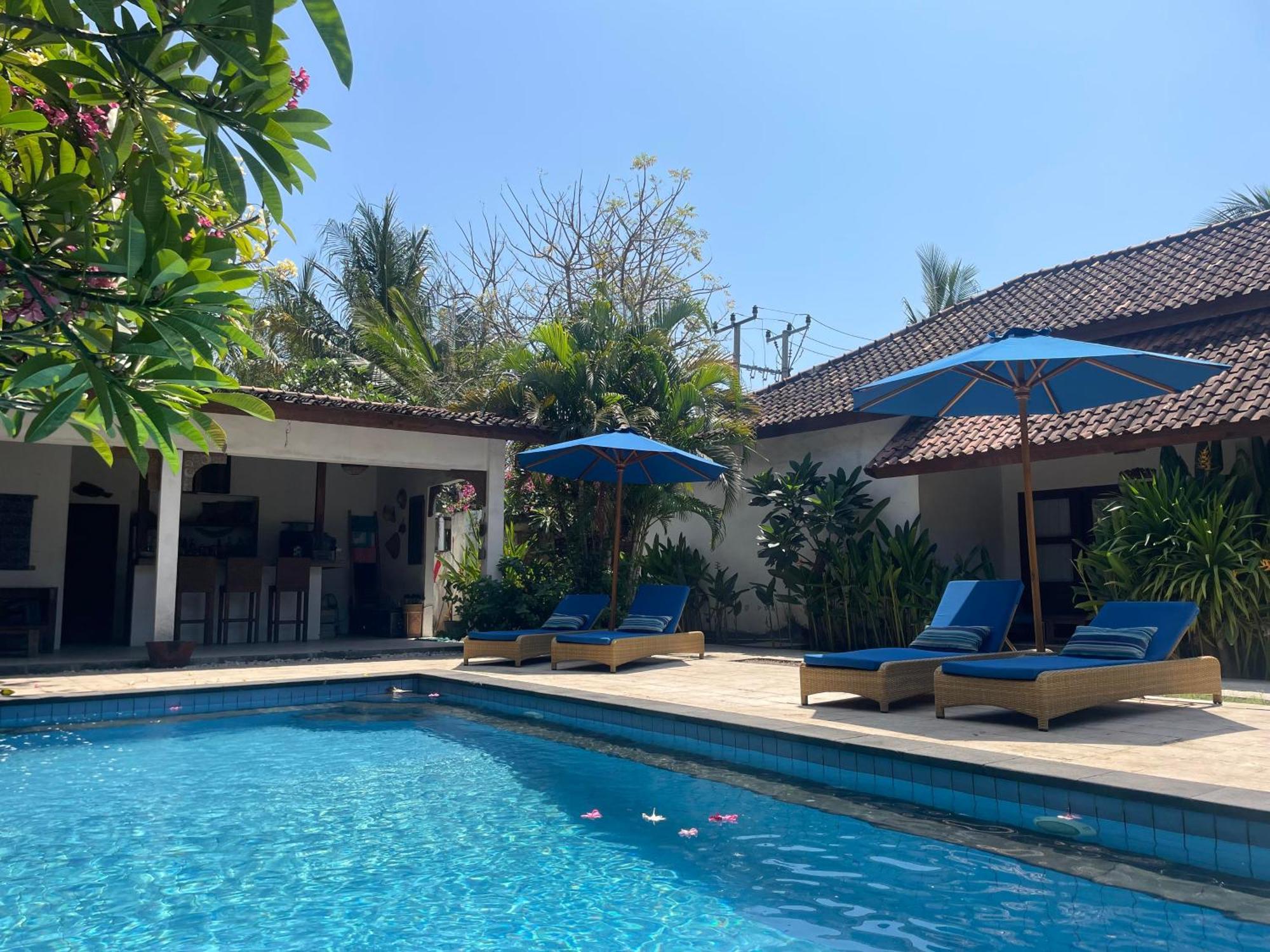 Indigo Bungalows Gili Trawangan Exterior photo