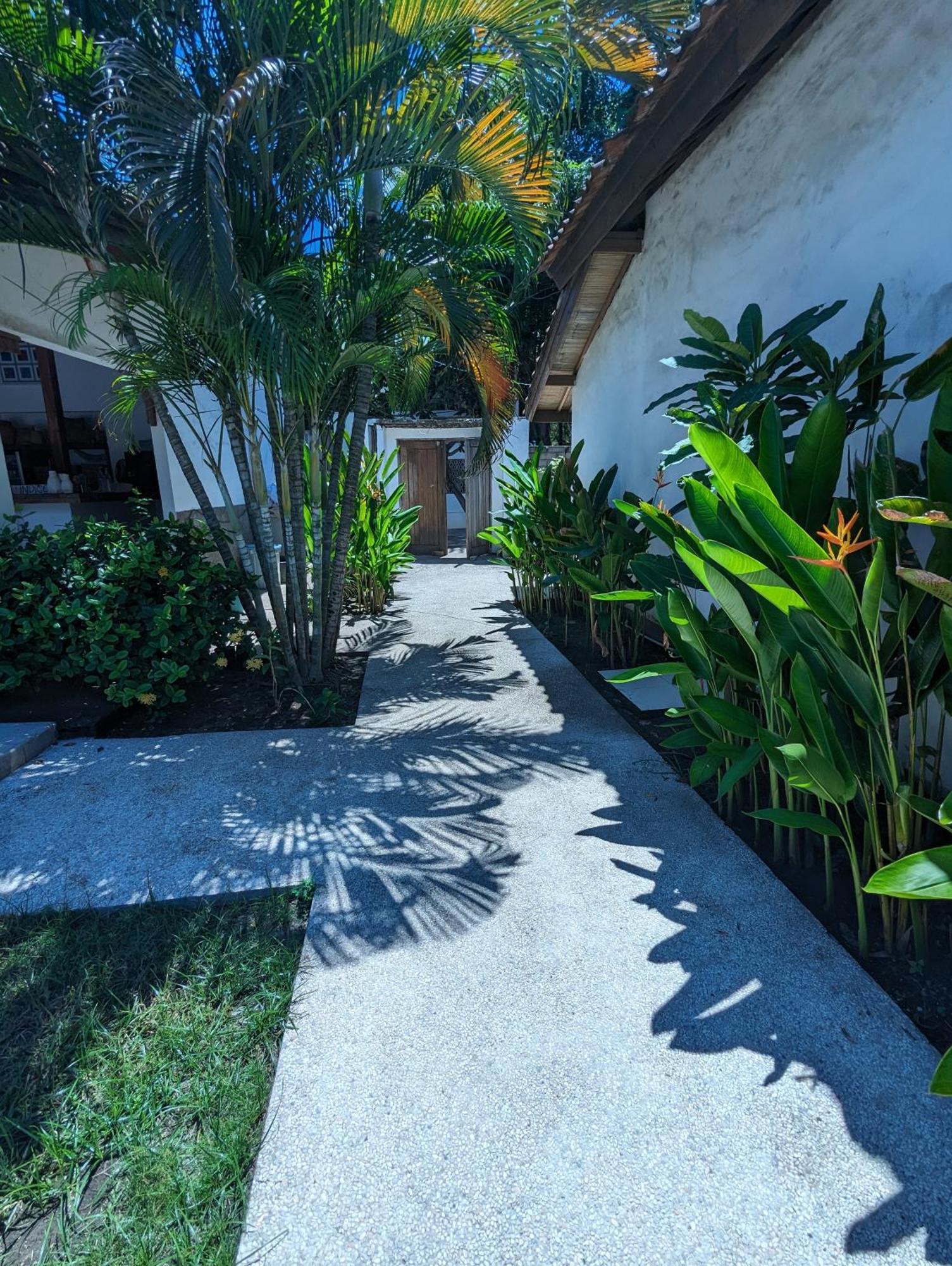 Indigo Bungalows Gili Trawangan Exterior photo