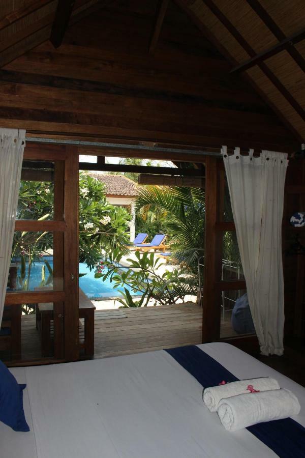 Indigo Bungalows Gili Trawangan Exterior photo